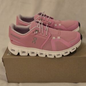 On Cloud 6 Sneaker Women Raspberry Pink/White Women Size US 7 NIB